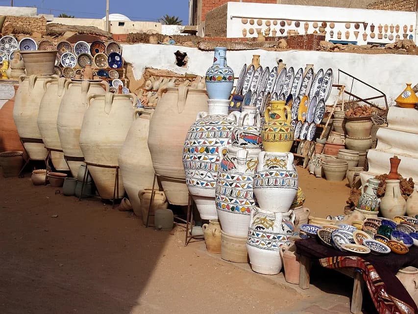 Artisanat de la poterie à Guellala, Djerba